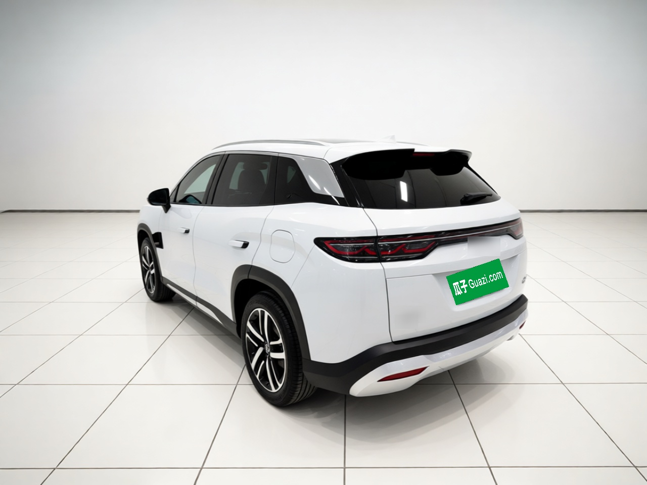 BYD Song L DM-i 2024 112 km Leading Edition — снимка 4