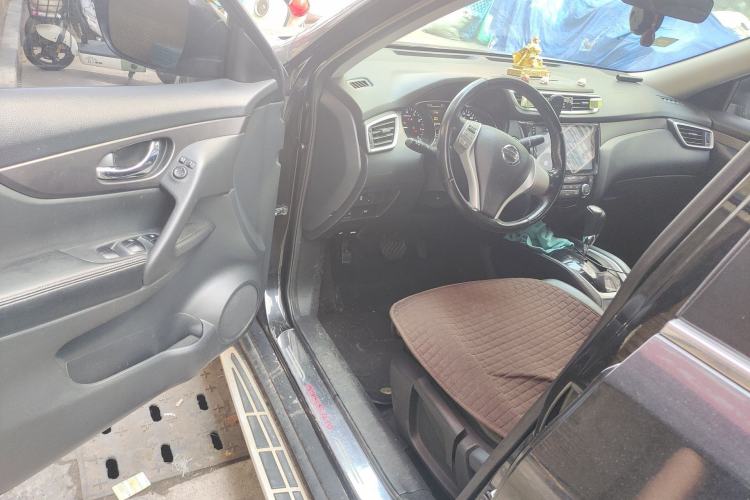 Used Nissan X-Trail 2015 2.0L CVT Comfort MAX Edition 2WD Driver Seat