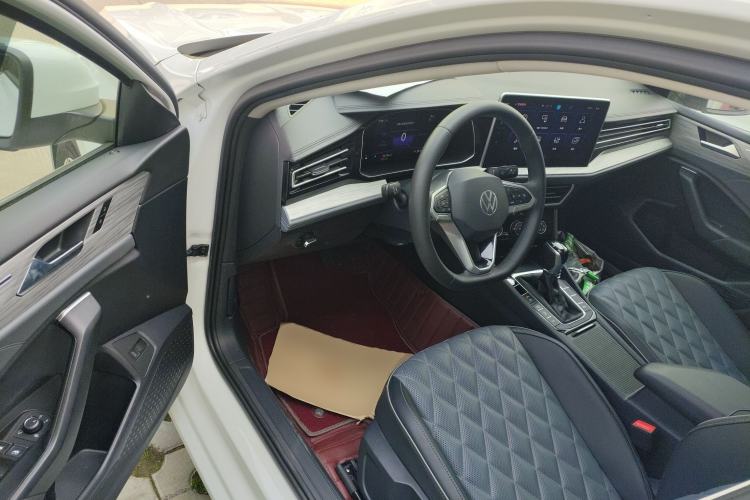 Used Volkswagen Sagitar 2023 300TSI DSG Excellence Edition Driver Seat