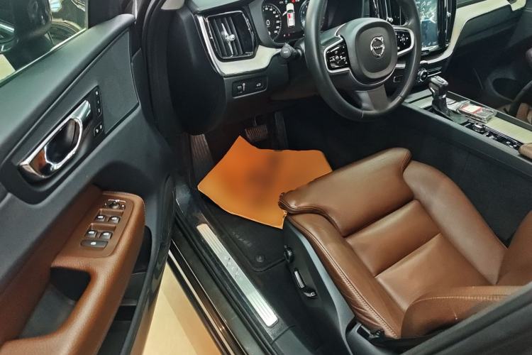 Used Volvo XC60 2018 T5 4x4 Zhiya Luxury Edition
