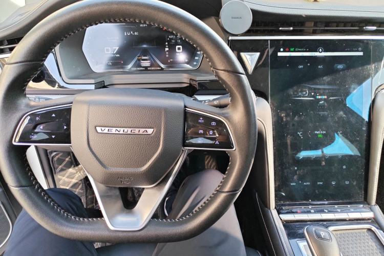 Used Venucia Star 2020 260T Automatic 48V Mild Hybrid Turbocharged Starry Edition