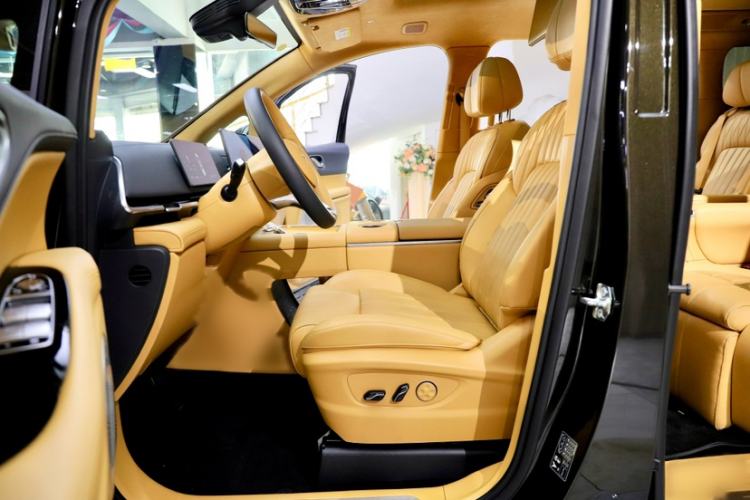 Used VOYAH Dream 2025 PHEV Four-Wheel-Drive Flagship Kunpeng Edition