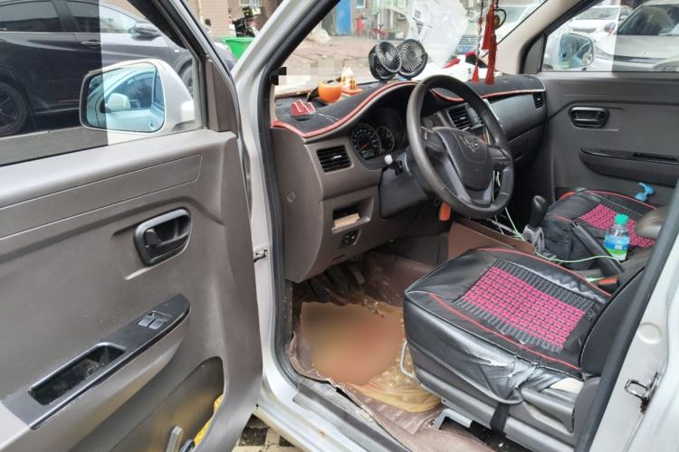 Used Wuling Rongguang V 2016 1.5L Standard Version
