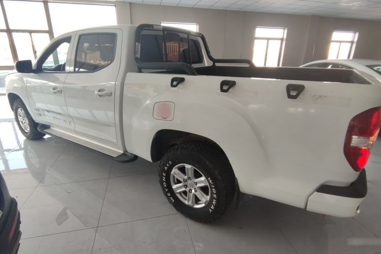 Used SAIC MAXUS T70 2019 2.0T Diesel Manual Two-Wheel Drive Comfort Version with Long Body and High Ground Clearance
