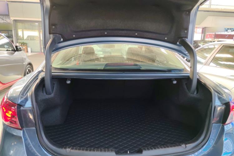 Used Mazda Atenza 2017 2.5L Skyactiv Sport Edition
