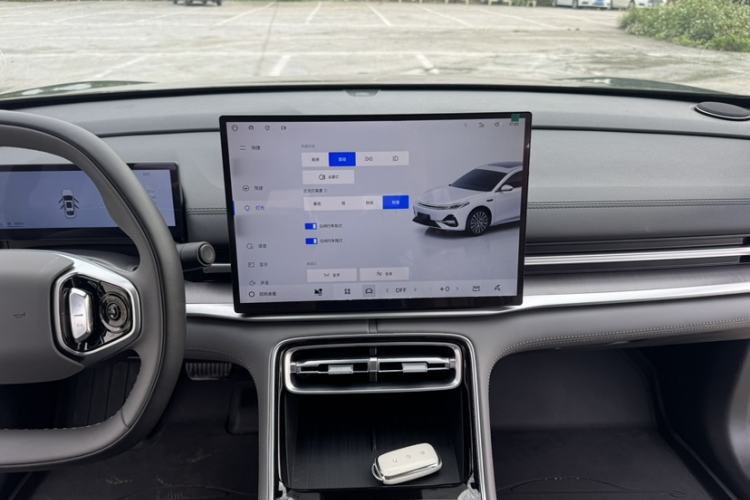 Used Geely Galaxy A7 2025 Model EM-i 70km Launch Edition Interior 7