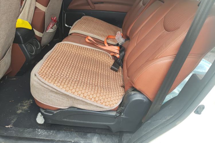 Used Luxgen Great 7 SUV 2013 Limited-Edition Sharp Model 2.2T Two-Wheel-Drive Smart Version Left Rear Seat