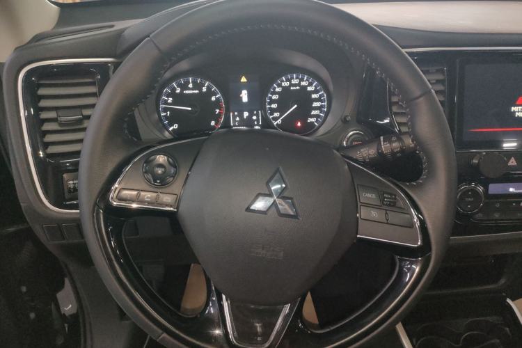 Used Mitsubishi Outlander 2020 2.0L Two-Wheel Drive Comfort Edition 5 Seats
