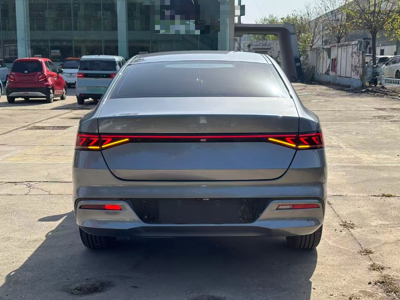 BYD Qin PLUS 2024 HONOR Edition DM-i 55KM Leading Model — снимка 5