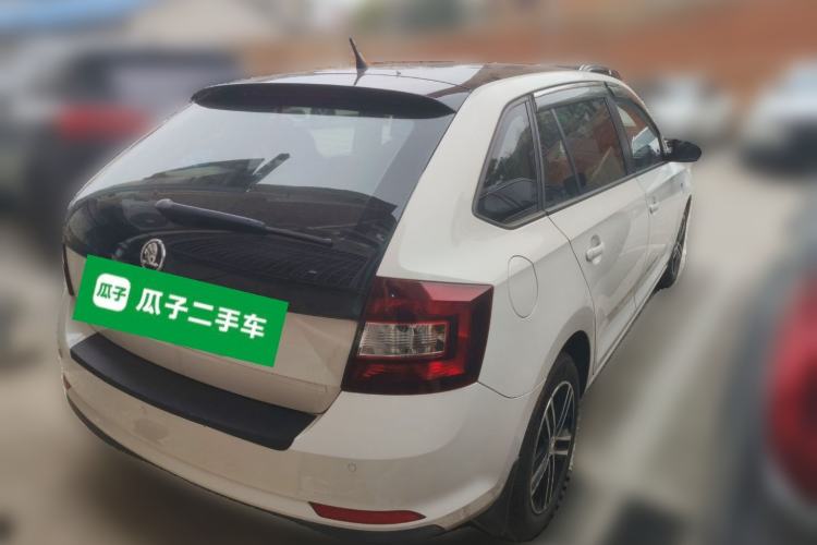 Used Skoda Rapid Spaceback 2014 1.6L Automatic Enjoyment Edition