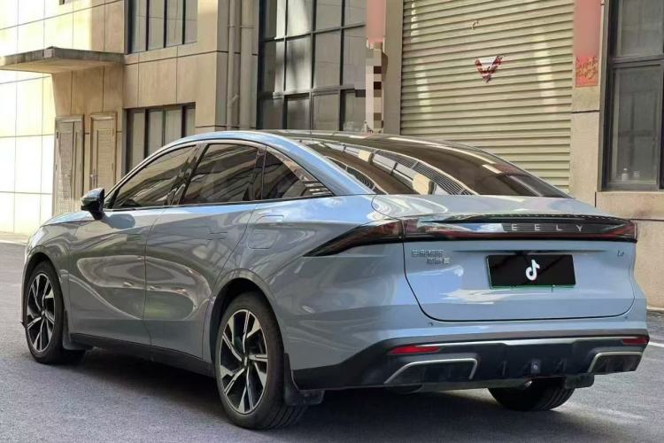 Used Geely Galaxy L6 2023 125km Starship