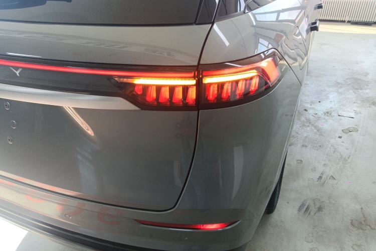 Used Chery Tiggo 9 2025 2.0T Dual-Clutch Two-Wheel Drive Comfort Edition 5 Seats Right Rear Taillight