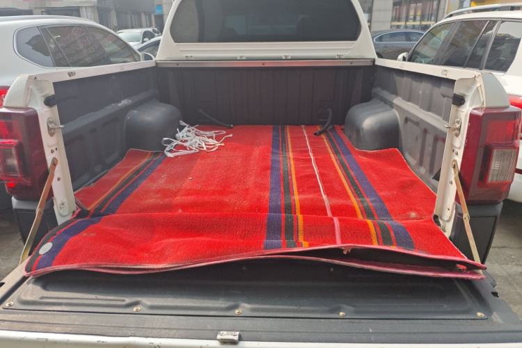 Used JMC Yuhu 7 2022 2.0T Automatic Diesel Two-Wheel Drive Comfort Version Standard Wheelbase