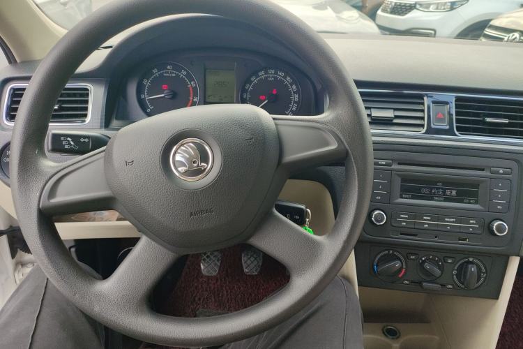 Used Skoda Rapid 2013 1.6L Manual Smart Selection Model