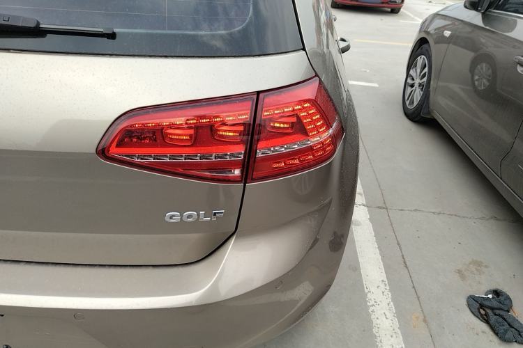 Used Volkswagen Golf 2016 1.6L Manual Fashion Edition