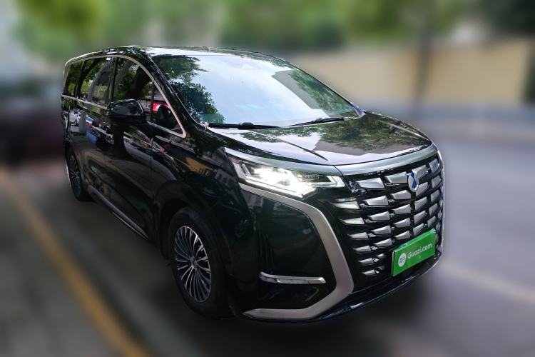 Used Denza D9 2022 DM-i 970 Four-Wheel Drive Prestige Model Front Right 45 Deg