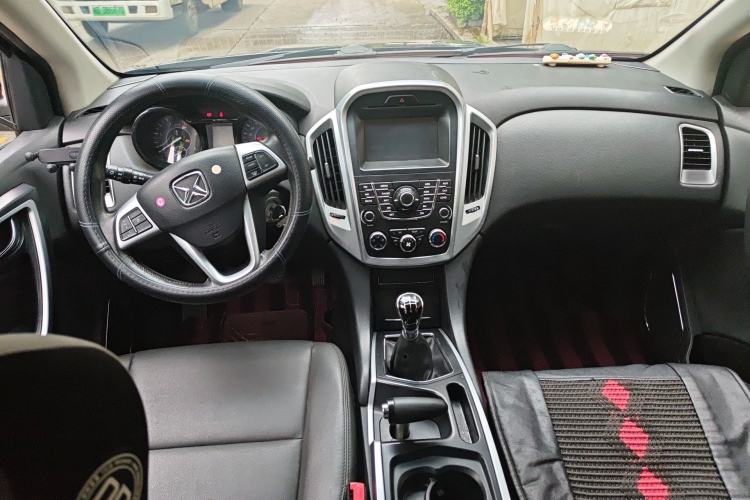 Used JMC Yusheng S350 2013 2.4T Manual Two-Wheel Drive Diesel Luxury 7-Seater Interior 2