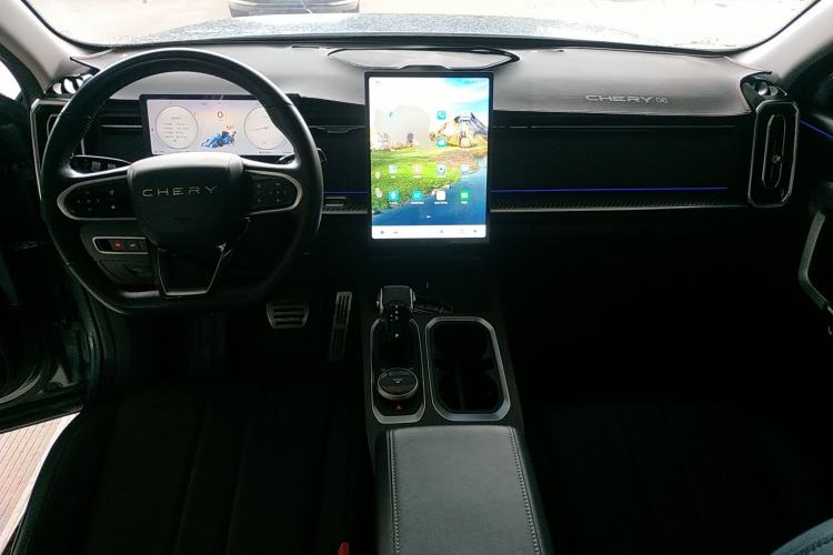 Used Chery Explore 06 2023 Revised Version Urban Edition 1.6T Two-Wheel Drive Luxury Trim Center Console