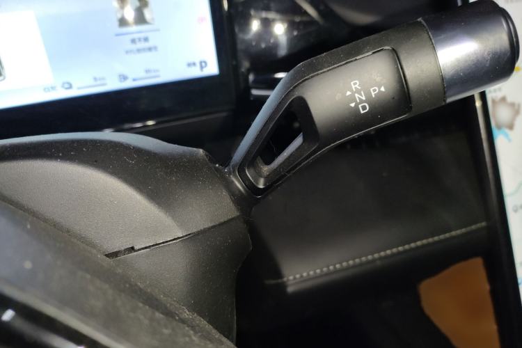 Used Geely Galaxy L6 2024 125km PLUS Dragon Edition Gear Lever