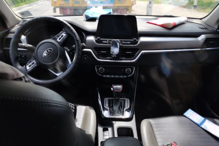 Used Kia Sportage R 2018 2.0L Automatic Smart Luxury Version China V Standard Center Console