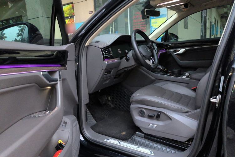 Used Volkswagen Touareg 2022 2.0 TSI RuiShang Edition Driver Seat