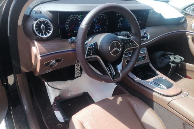 Used Mercedes-Benz E-Class 2023 Updated E 300 L Fashion Edition Steering Wheel