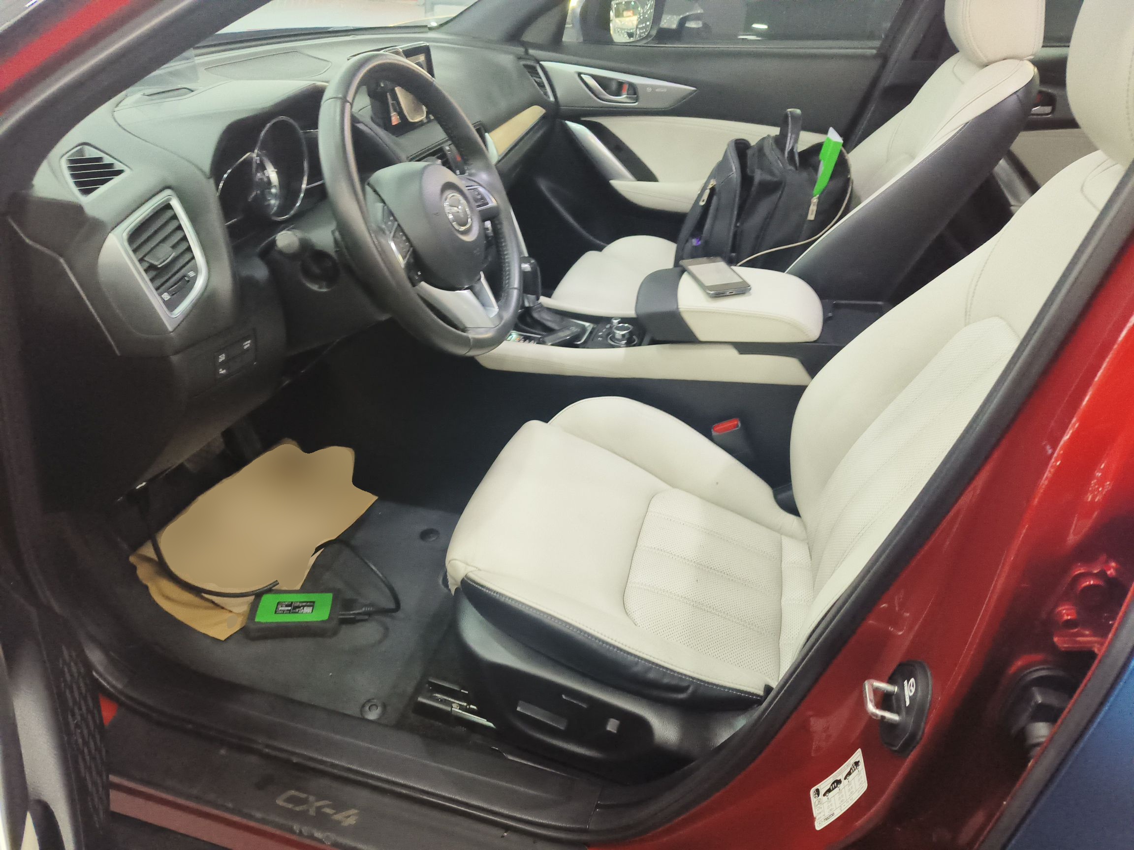 المقاعد الأمامية داخل السيارة