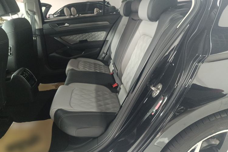 Used Volkswagen Magotan 2023 2 Million Units Limited Edition 330TSI DSG Leading Version Left Rear Seat