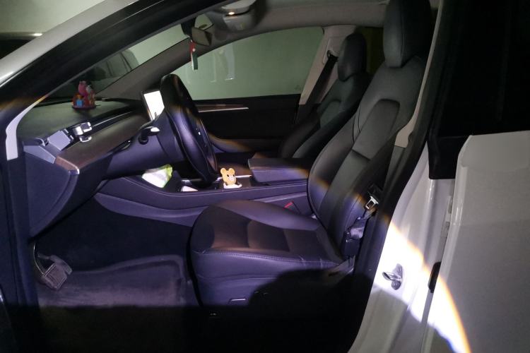 Used Tesla Model Y 2021 Standard Range Rear-Wheel Drive Version Left Front Seat