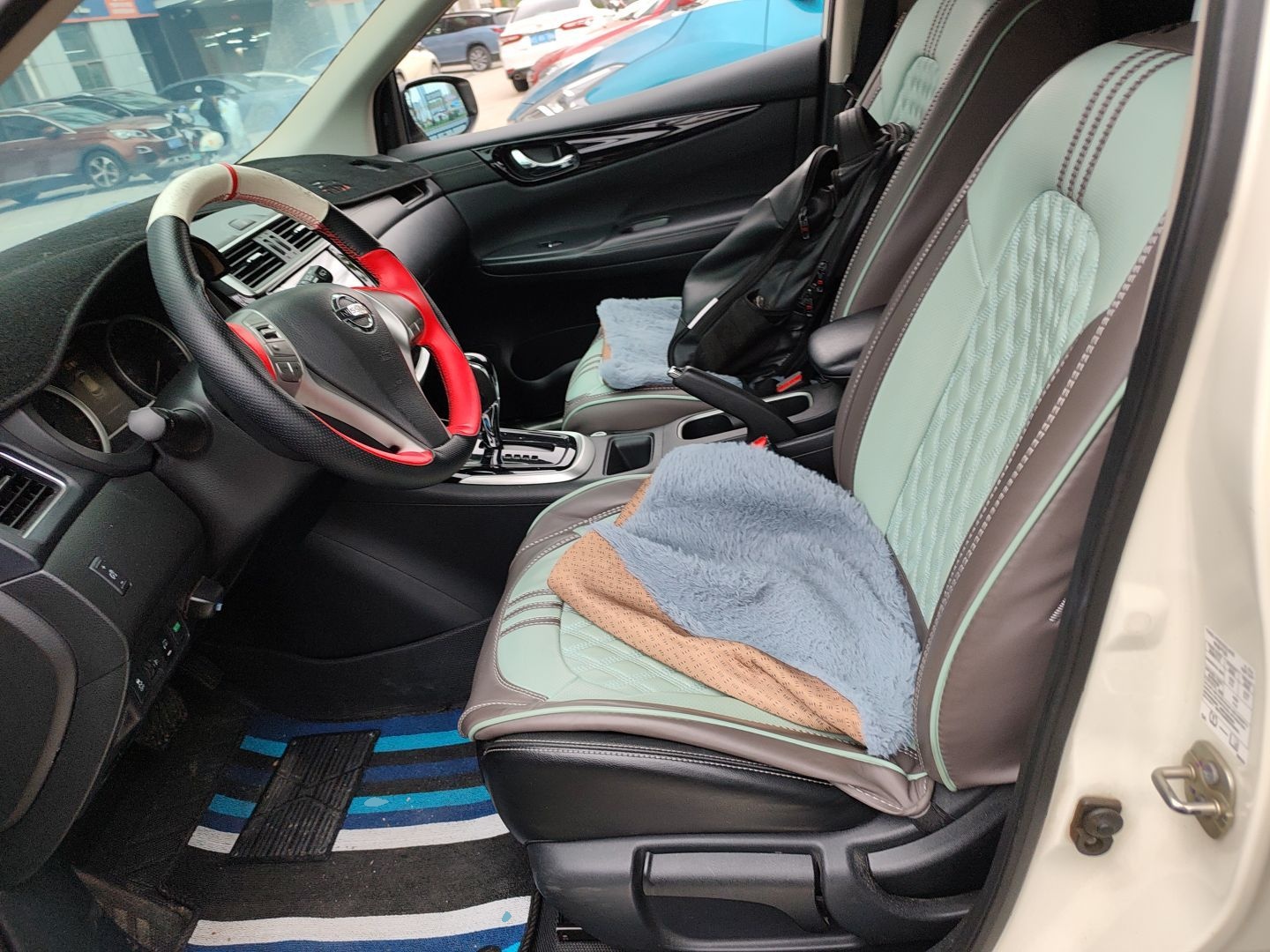 Переднее сиденье в автомобиле