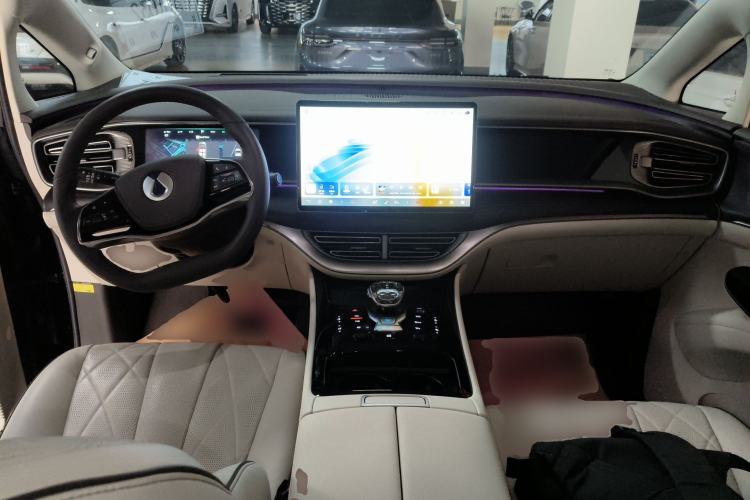 Used Denza D9 2024 EV 600 Four-Wheel-Drive Flagship Model