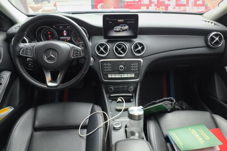 Used Mercedes-Benz GLA 2018 GLA 200 Fashion Model Center Console