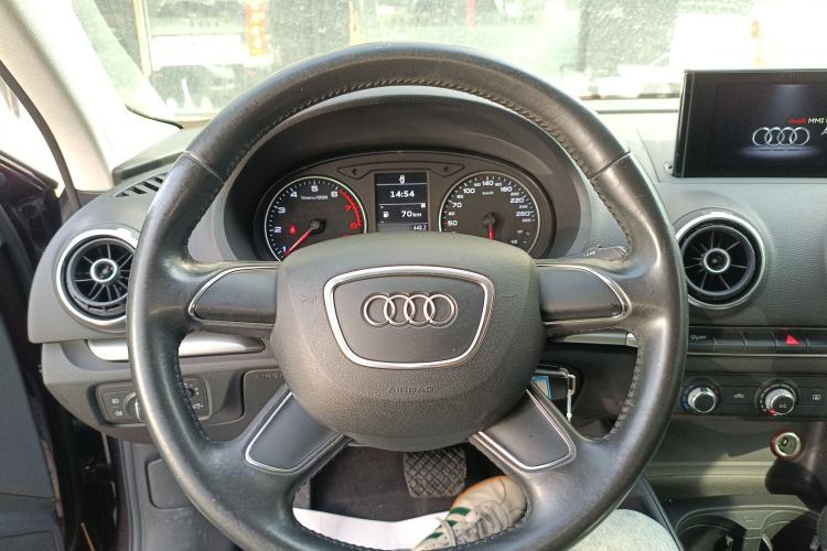 Used Audi A3 2014 Limousine 35 TFSI Automatic Advanced Model Steering Wheel