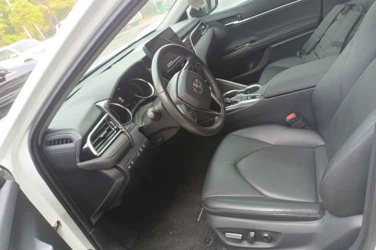 Used Toyota Camry 2023 2.0G Luxury Edition