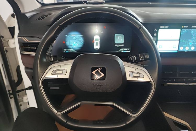 Used SOL X8 PLUS 2023 1.5 TGDI DCT Smart Edition 7-Seater