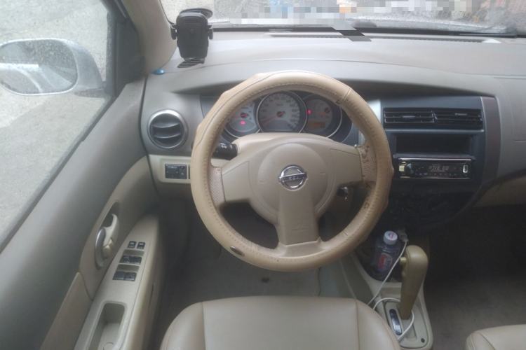 Used Nissan Livina 2010 Jingyue Edition 1.6L Automatic All-in-One Model
