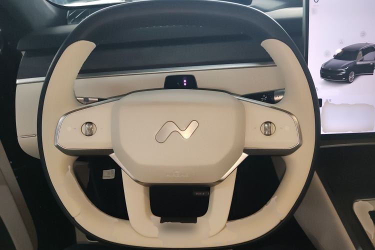 Used ONVO Luxeed L90 2025 Model—Max Six-Seater Version
