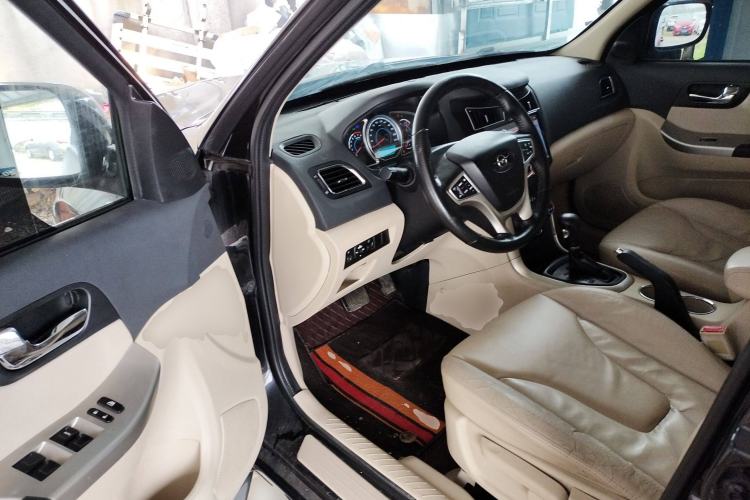 Used Haima S7 2015 Revised Version 2.0L Automatic Zongchi Trim
