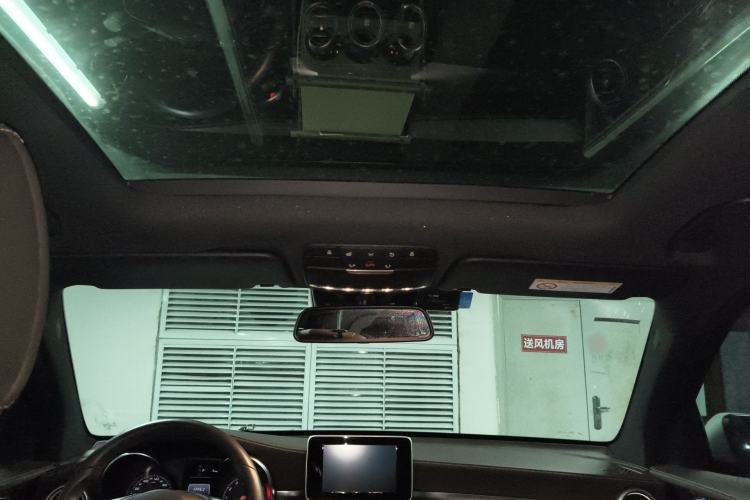 Used Mercedes-Benz GLC 2018 Facelift GLC 260 4MATIC Luxury Edition
