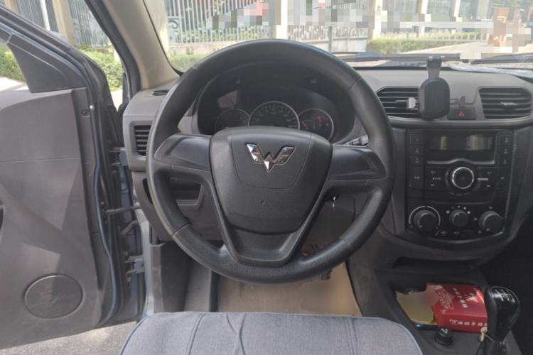Used Wuling Hongguang 2014 1.5L S Standard Version Steering Wheel