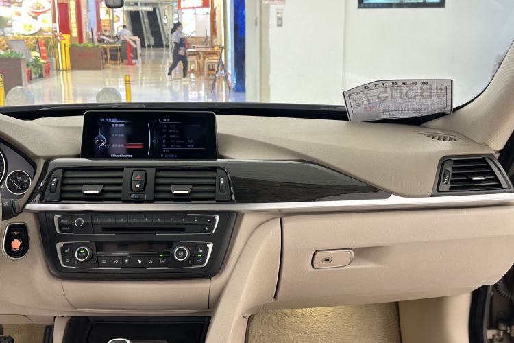 Used BMW 3 Series GT 2013 328i Sport Design Package Interior 6