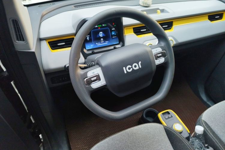 Used Chery QQ Ice Cream 2022 170km Sundae Phosphate Lithium-Ion Steering Wheel