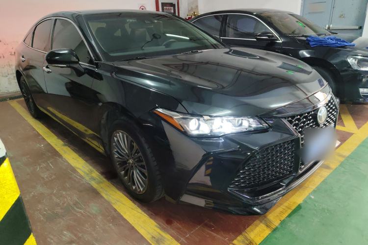 Used Toyota Avalon 2019 2.5L Touring Premium Version China VI Standard Front Right 45 Deg