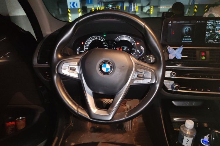 Used BMW X3 2018 xDrive25i Luxury Package China VI Emission Standard Steering Wheel