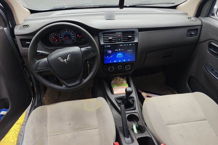 Used Wuling Rongguang V 2019 1.5L Standard Version China VI LAR