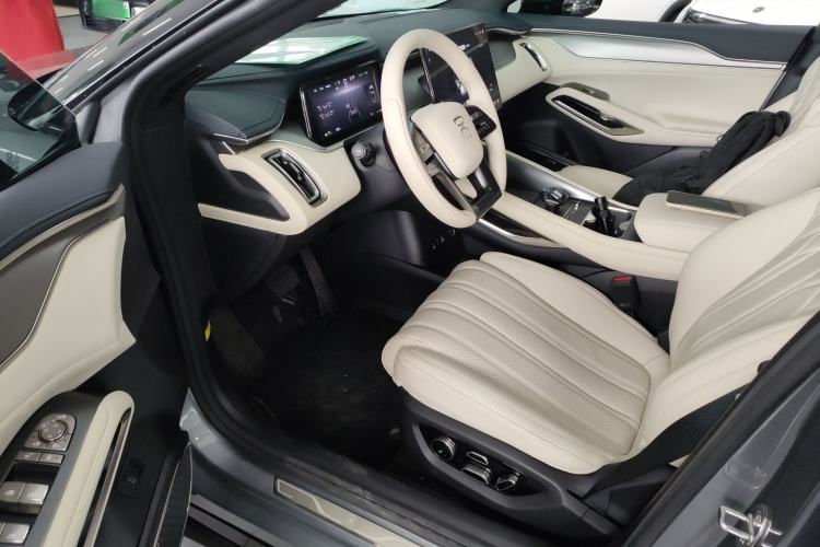 Used BYD Song L EV 2024 550 km Excellence Version Driver Seat