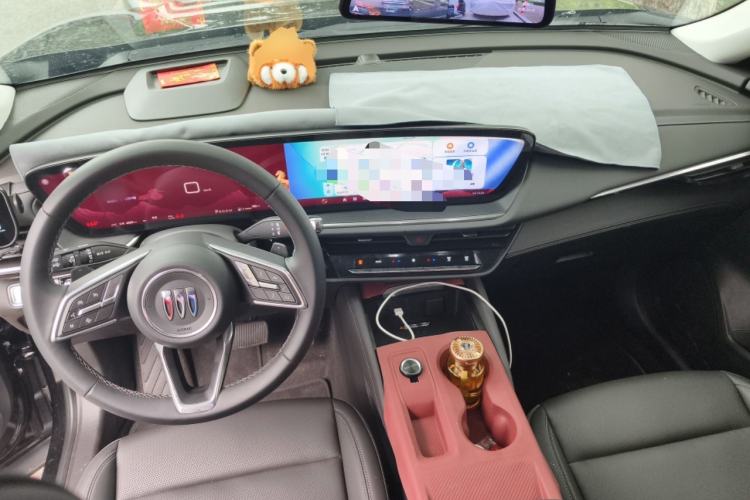 Used Buick Envision 2025 25T Entry-Grade Platinum Edition Center Console