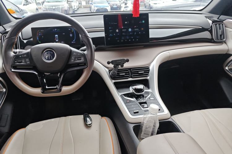 Used BYD Song Pro New Energy 2024 HONOR Edition DM-i 71KM Navigation Model Center Console