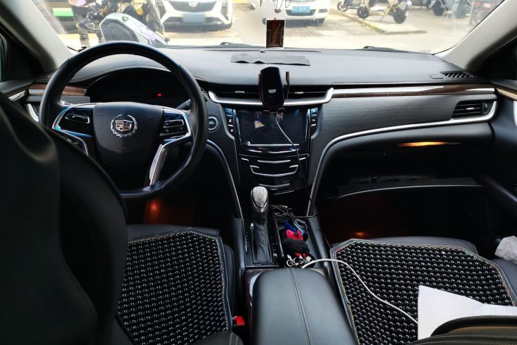 Used Cadillac XTS 2013 28T Luxury Model
