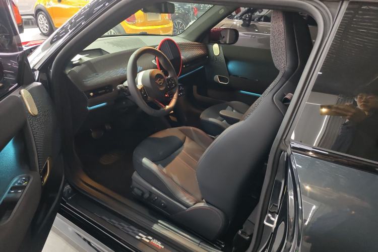 Used MINI Electric COOPER JCW 2025 JOHN COOPER WORKS
